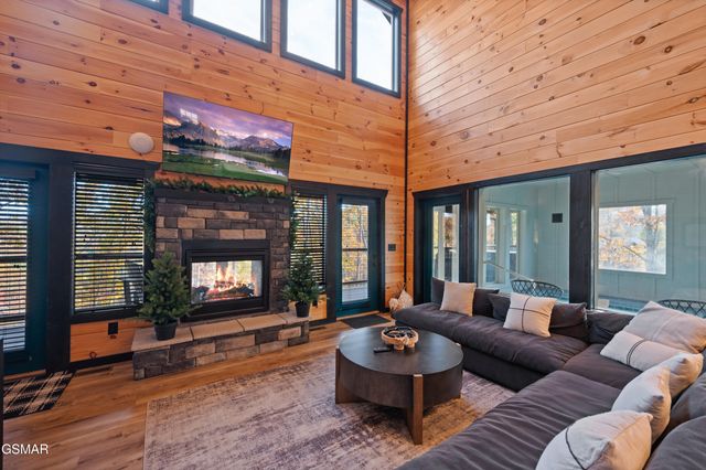 3105 Storm Bringer Drive, Sevierville, TN 37862