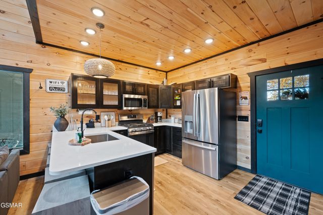 3105 Storm Bringer Drive, Sevierville, TN 37862