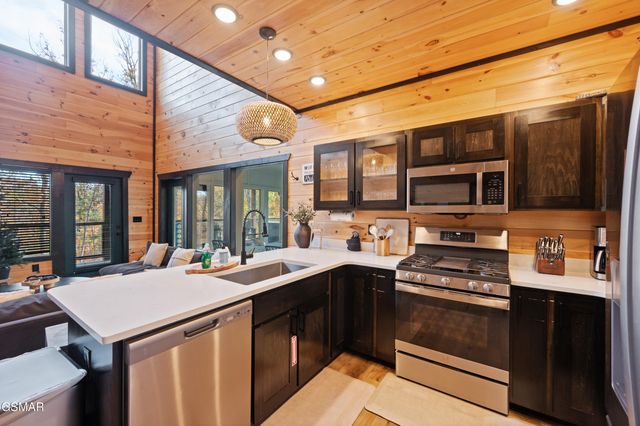 3105 Storm Bringer Drive, Sevierville, TN 37862