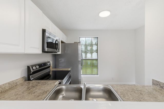 1520 Meadow Bend Dr, Madison, TN 37115