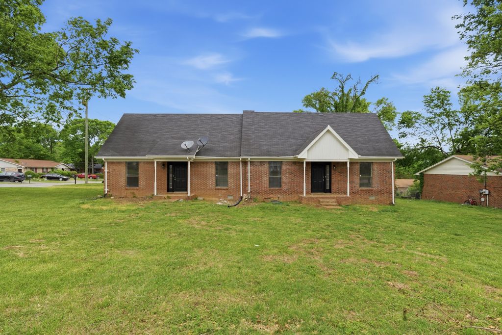 1520 Meadow Bend Dr, Madison, TN 37115