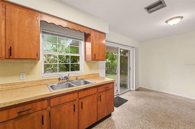 8121 N OLA AVENUE, Tampa, FL 33604
