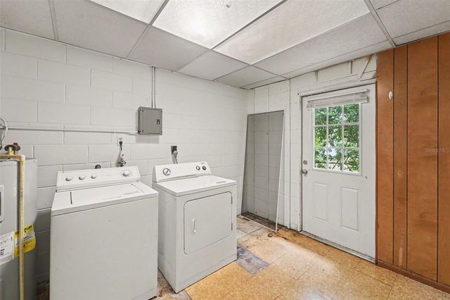 8121 N OLA AVENUE, Tampa, FL 33604