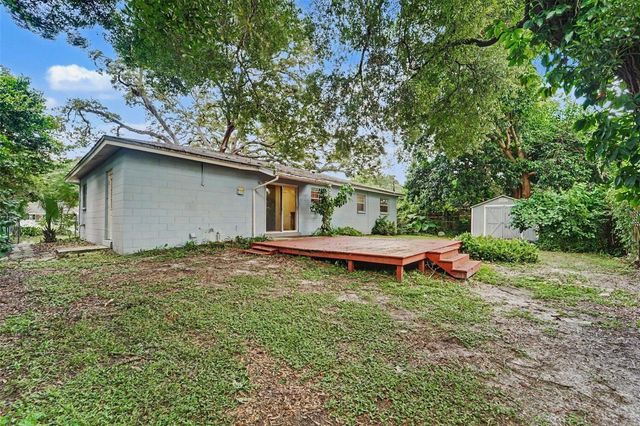 8121 N OLA AVENUE, Tampa, FL 33604
