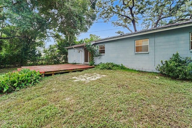 8121 N OLA AVENUE, Tampa, FL 33604