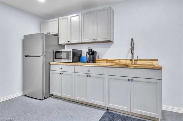 9470 Colony DR, North Fort Myers, FL 33917