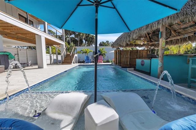 9470 Colony DR, North Fort Myers, FL 33917