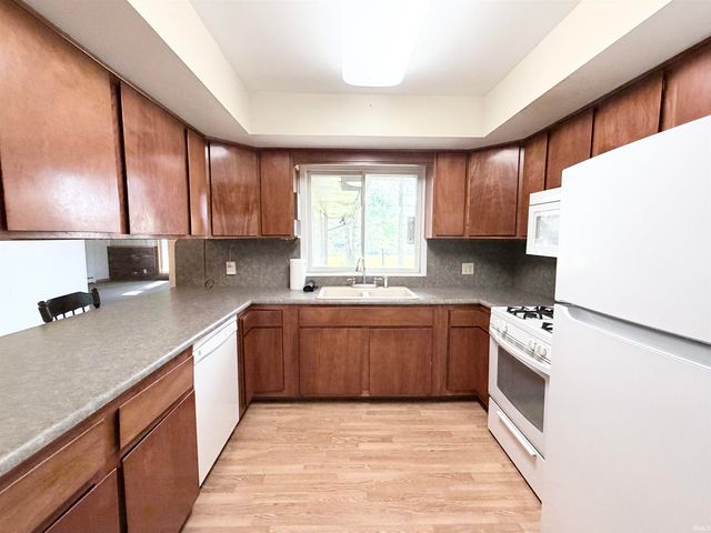 62187 Pine Road, North Liberty, IN 46554