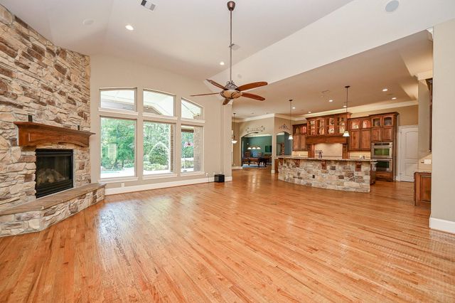 22508 Rosehurst Drive, Tomball, TX 77377