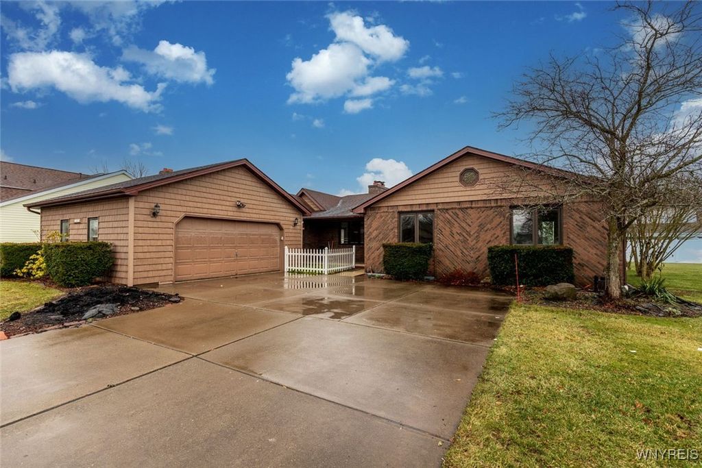 2568 Joann Court, Wheatfield, NY 14304