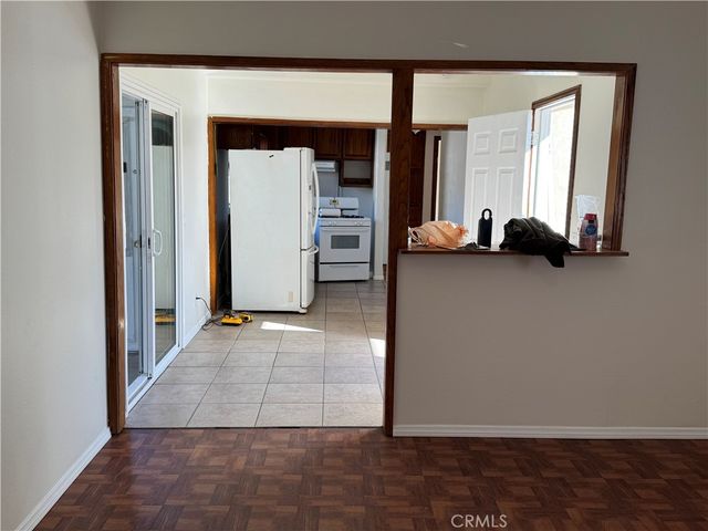 6060 6060 MYRTLE AVE, Long Beach, CA 90805