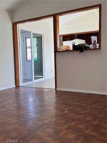 6060 6060 MYRTLE AVE, Long Beach, CA 90805