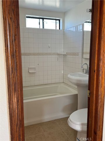 6060 6060 MYRTLE AVE, Long Beach, CA 90805