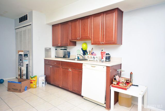 1508 Edison Glen Terrace, Edison, NJ 08837