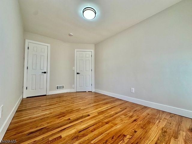 117 Vivian Ave, Emerson Boro, NJ 07630