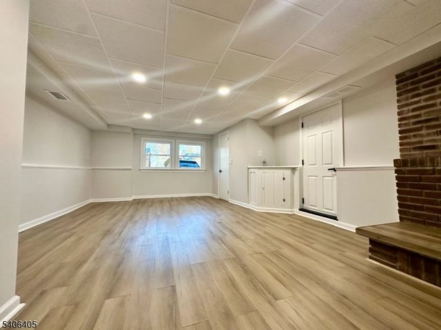 117 Vivian Ave, Emerson Boro, NJ 07630