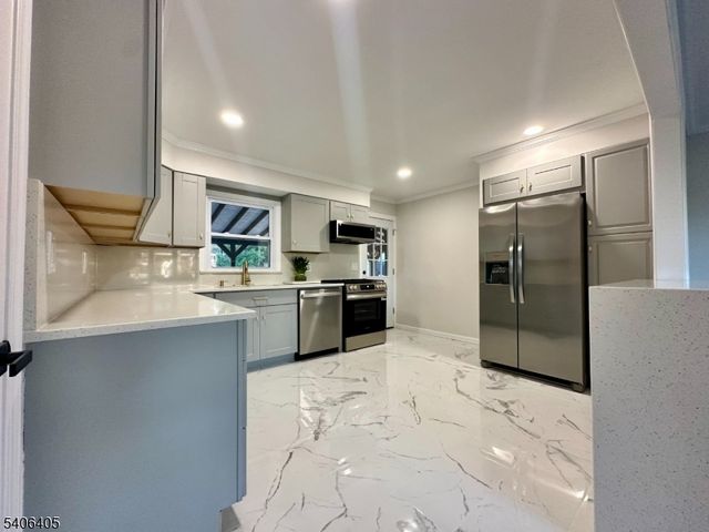 117 Vivian Ave, Emerson Boro, NJ 07630