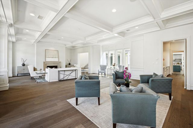 2222 Oxford Street, Houston, TX 77008