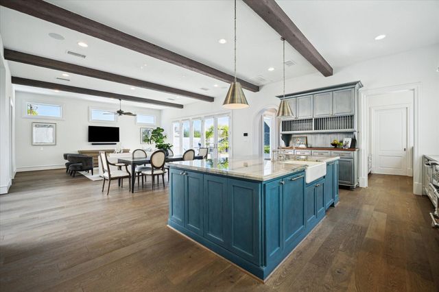 2222 Oxford Street, Houston, TX 77008
