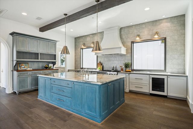 2222 Oxford Street, Houston, TX 77008