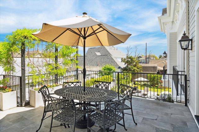2222 Oxford Street, Houston, TX 77008