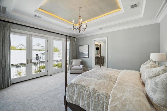 2222 Oxford Street, Houston, TX 77008