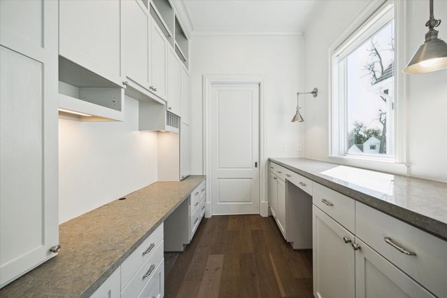 2222 Oxford Street, Houston, TX 77008