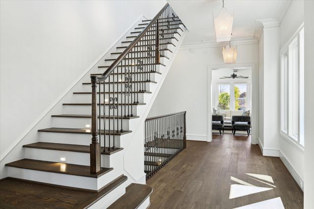 2222 Oxford Street, Houston, TX 77008