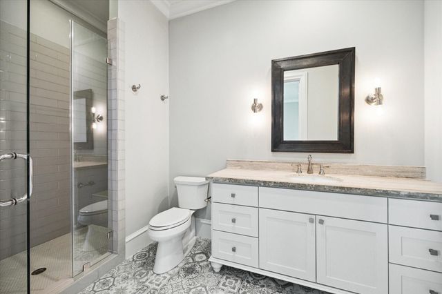 2222 Oxford Street, Houston, TX 77008
