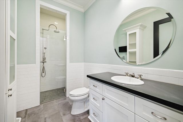 2222 Oxford Street, Houston, TX 77008