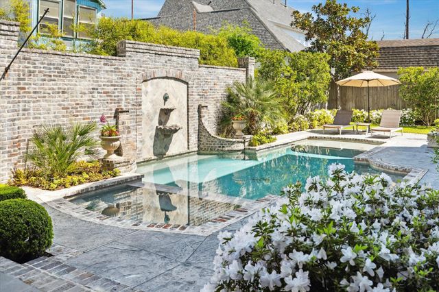 2222 Oxford Street, Houston, TX 77008