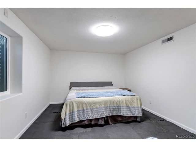 9989 Deer Creek St, Highlands Ranch, CO 80129