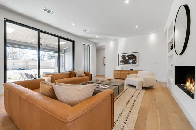 3832 Blue Trace Lane, Farmers Branch, TX 75244