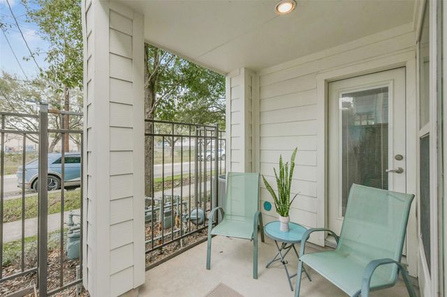 1040 W 26th Street E, Houston, TX 77008