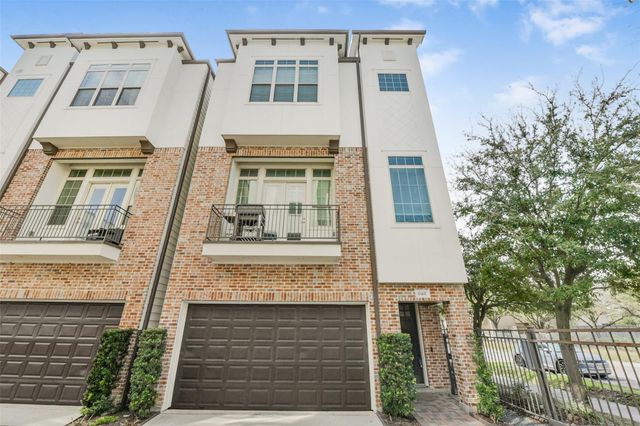 1040 W 26th Street E, Houston, TX 77008