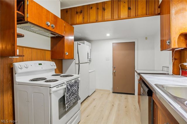 1010 Georgia Avenue, Akron, OH 44306