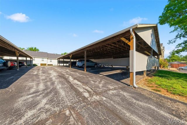 1445 Whispering Creek Drive J, Ballwin, MO 63021