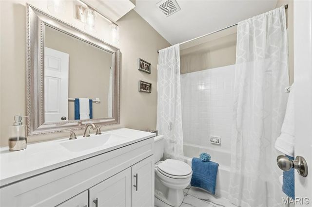 1445 Whispering Creek Drive J, Ballwin, MO 63021