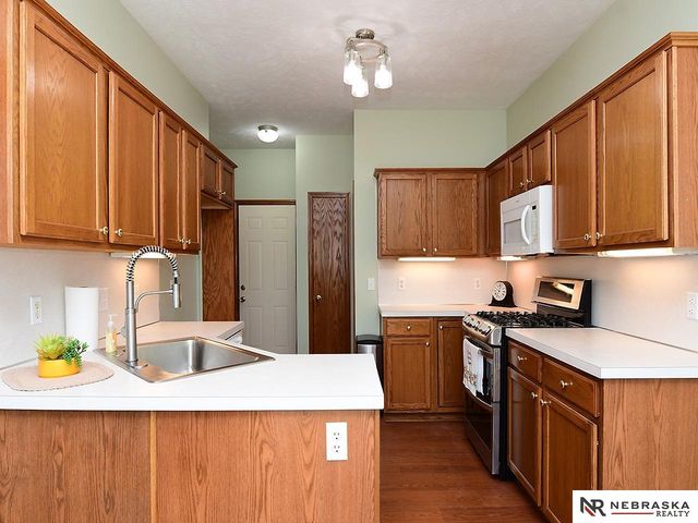 10913 Ellison Avenue, Omaha, NE 68164