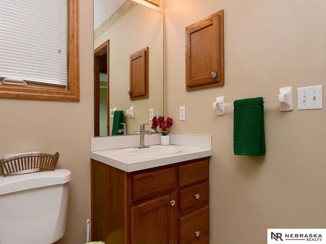 10913 Ellison Avenue, Omaha, NE 68164