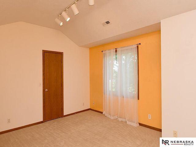 10913 Ellison Avenue, Omaha, NE 68164