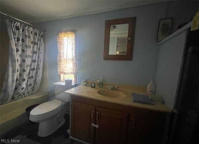 765 Hannaman Lane, Elizabeth, WV 26143