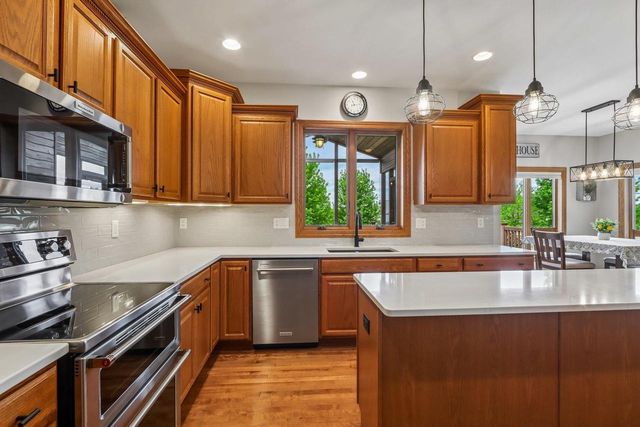 1405 Emerald Court, Waunakee, WI 53597