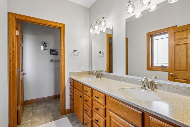 1405 Emerald Court, Waunakee, WI 53597
