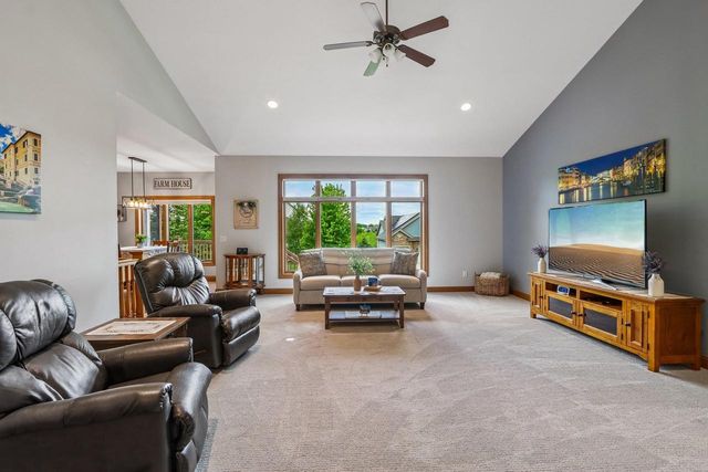 1405 Emerald Court, Waunakee, WI 53597