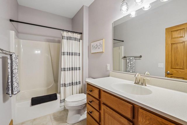 1405 Emerald Court, Waunakee, WI 53597