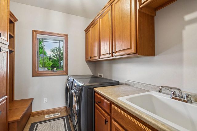 1405 Emerald Court, Waunakee, WI 53597