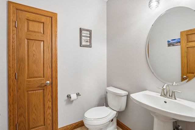 1405 Emerald Court, Waunakee, WI 53597