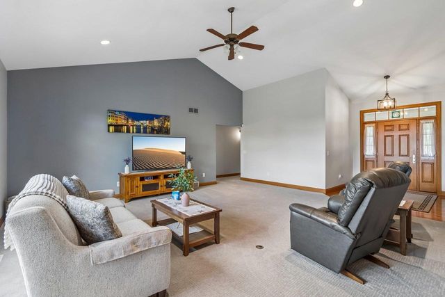 1405 Emerald Court, Waunakee, WI 53597