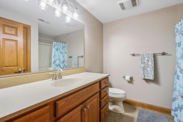1405 Emerald Court, Waunakee, WI 53597